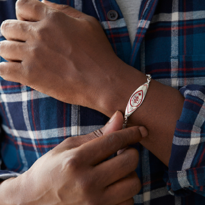 Qayaq Bracelet Red