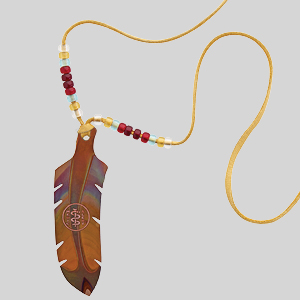 Collier Miskwaabik Miigwan avec lacet doré
